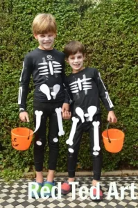 last minute DIY Halloween costume - skeleton